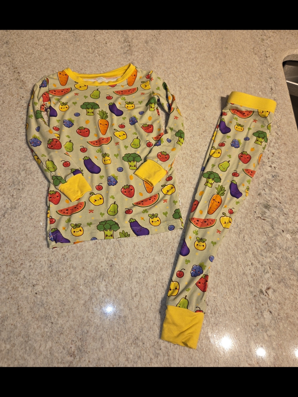 Bam & Stitch 3t Bamboo Veggies and Fruit Long-sleeve Shirt & Pants Set